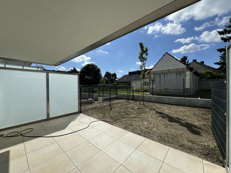 tw. überdachte Terrasse (1 von 2 ) im Eigengarten