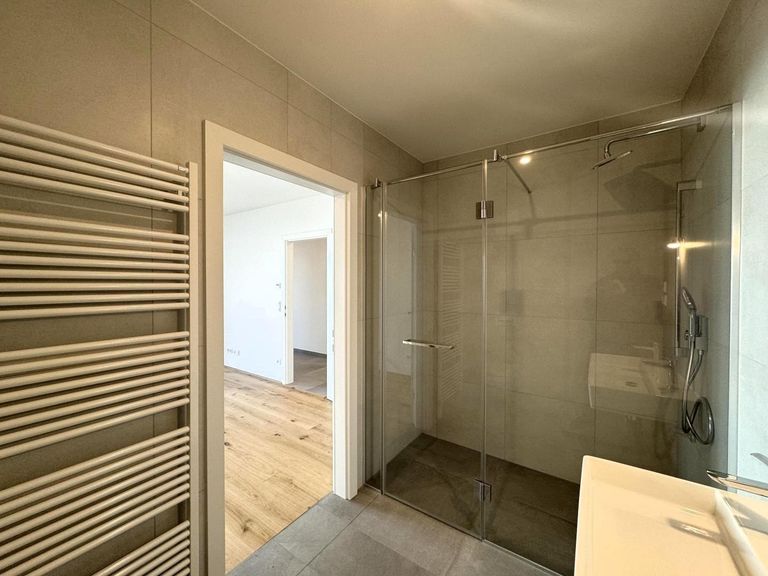 Badezimmer 1 von 2