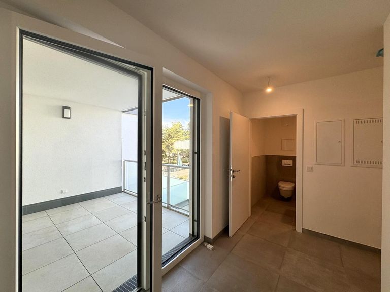 Verteilerflur / Terrasse / Gästetoilette