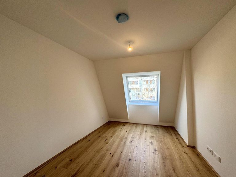 Schlafzimmer 2 von 2