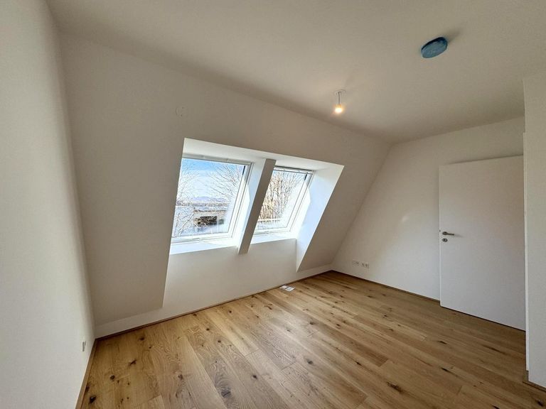 Schlafzimmer 1 von 2