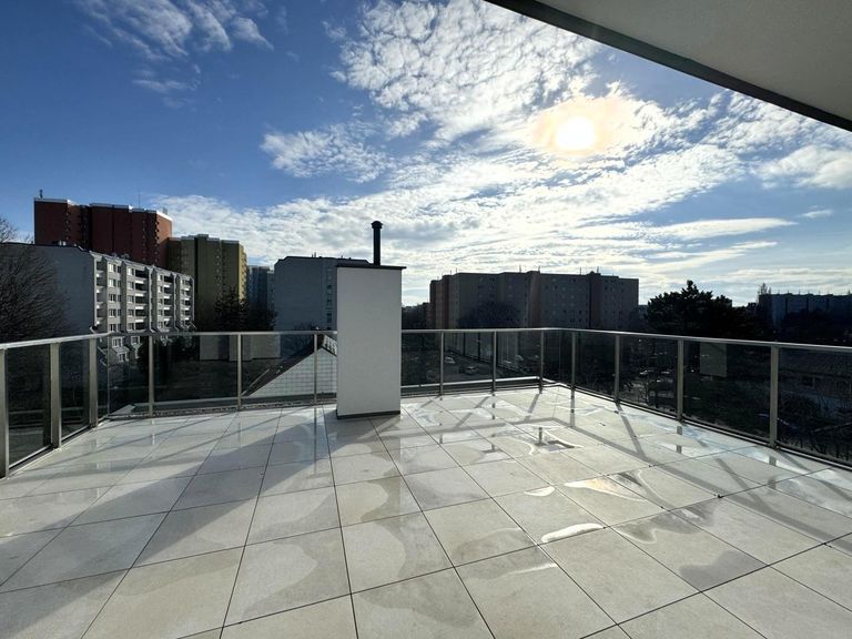 Ausblick vom Schlafzimmer 1 von 3