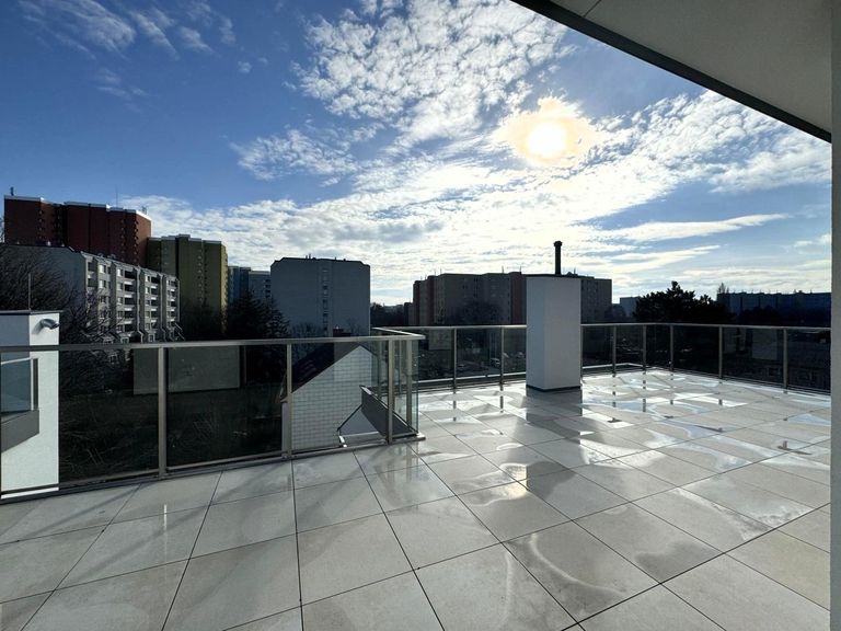Ausblick vom Schlafzimmer 2 von 3