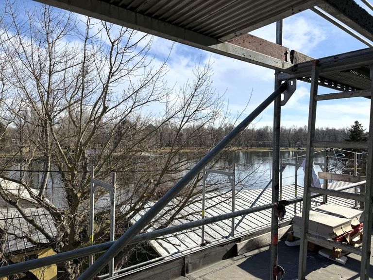 Ausblick über das Kaiserwasser / Wohnaus in Bau