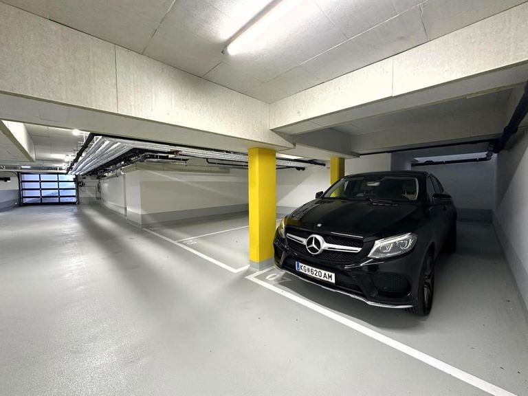 ( verlängerter ) Autoabstellplatz 07