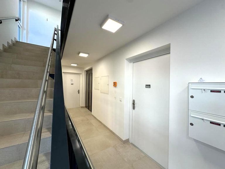 Stiegenhaus / Wohnungseingang