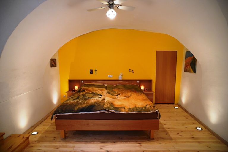 1.Stock Schlafzimmer