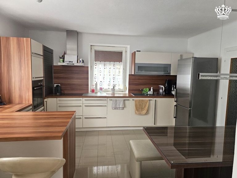 Küche mit Essbereich EG