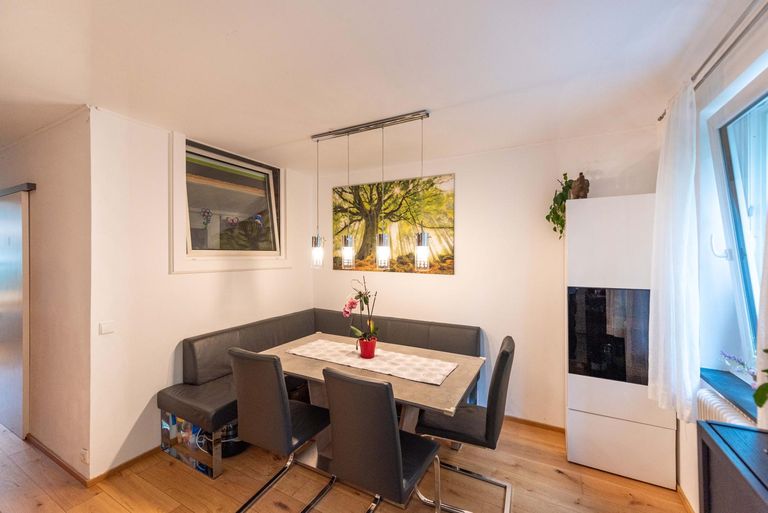 offener Essbereich in der Küche