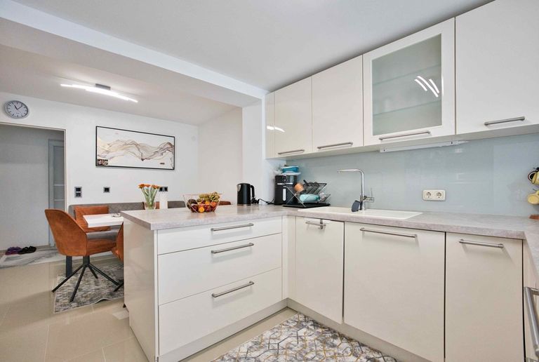 Top 2 Küche mit Essbereich