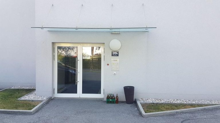 Eingangstür Stiegenhaus