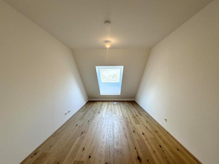 Schlafzimmer 1 von 3