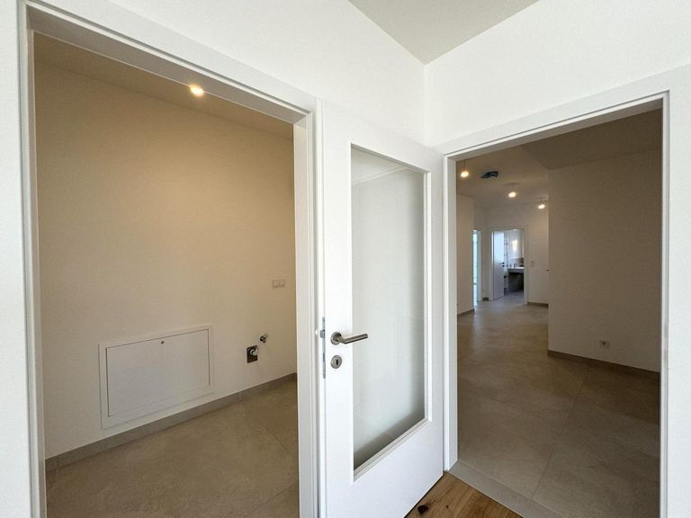 Waschküche / Blick ins Wohnungseingang