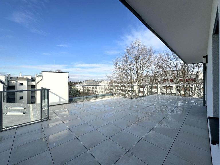Terrasse 2 von 2