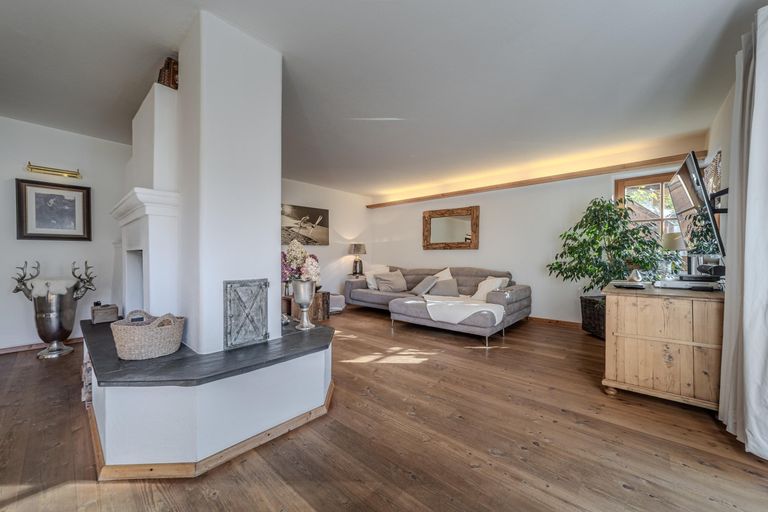 Wohnbereich mit Kamin