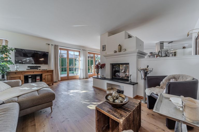 Wohnbereich mit Kamin