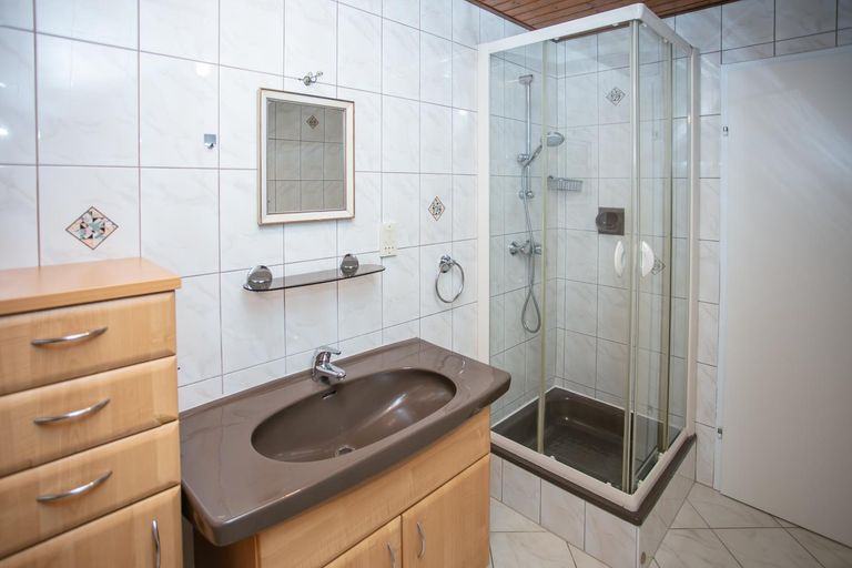 Badezimmer Ansicht 2