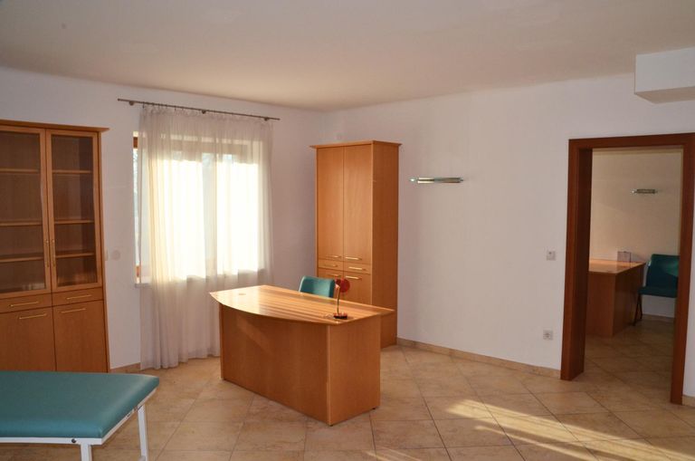 Behandlungsraum / Büro Ansicht 2