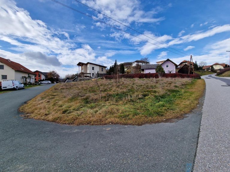 Grundstück Vorderansicht