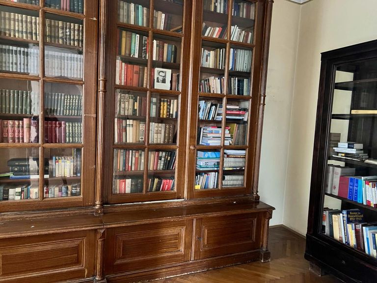 2 Stock Bibliothek