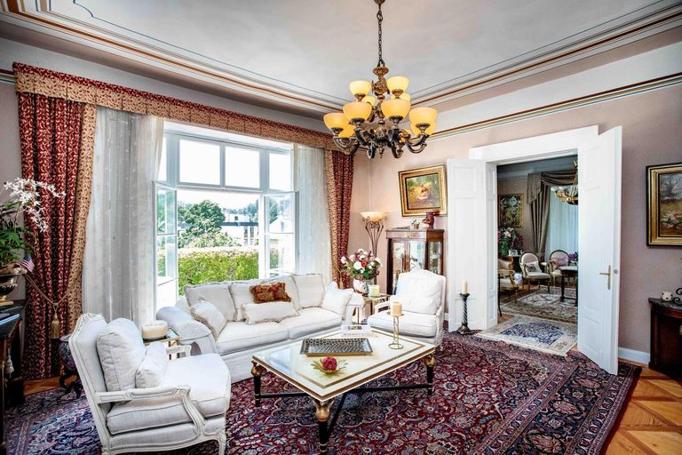 Salon mit Ausgang auf Westterrasse