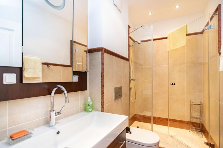 Bad zu Gästezimmer 2