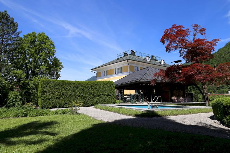 Weiterer Ruhebereich mit Pool