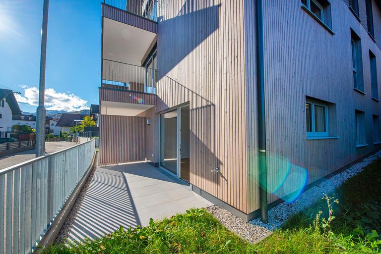 eigener Garten und Terrasse