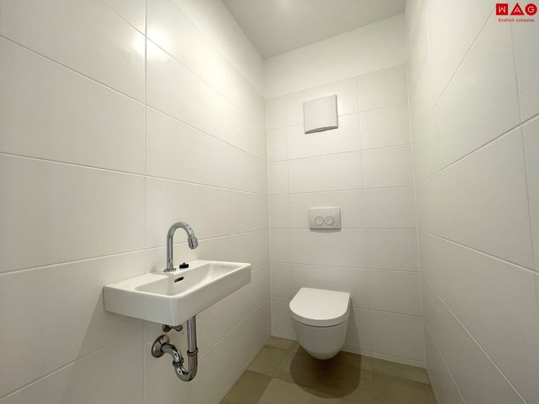 WC mit Handwaschbecken