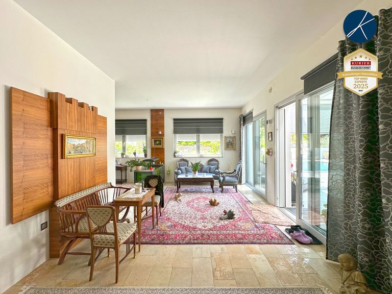 Wohnbereich Ausgang zum Pool