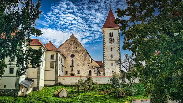 Stift Eberndorf gleich visavis