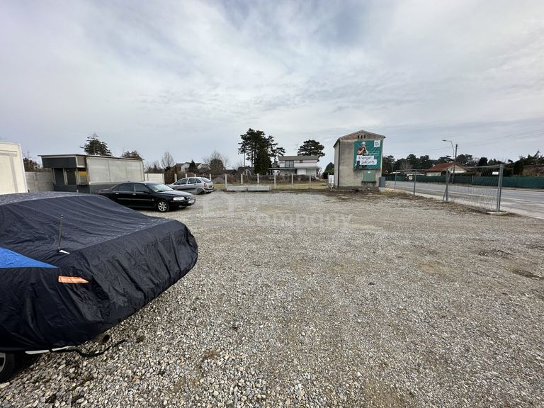 Gewerbefläche vorne