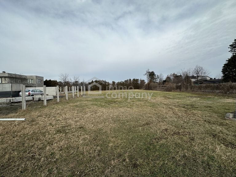 Gewerbefläche vorne