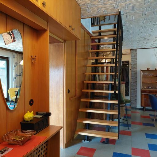 Vorzimmer und Stiegenaufgang Obergeschoss