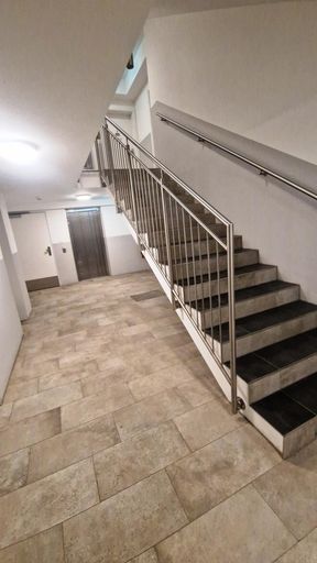 Stiegenhaus und Heizung mit Fernwärme (8)