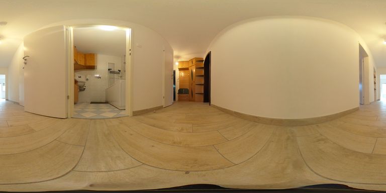 R0010447