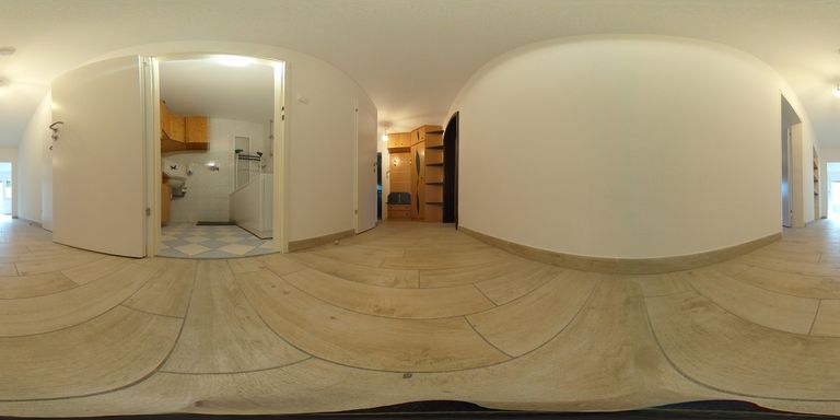 R0010446