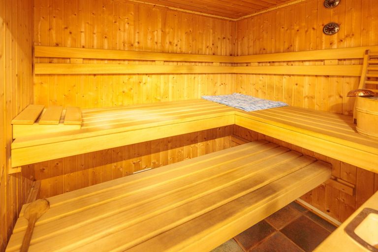 Keller Sauna