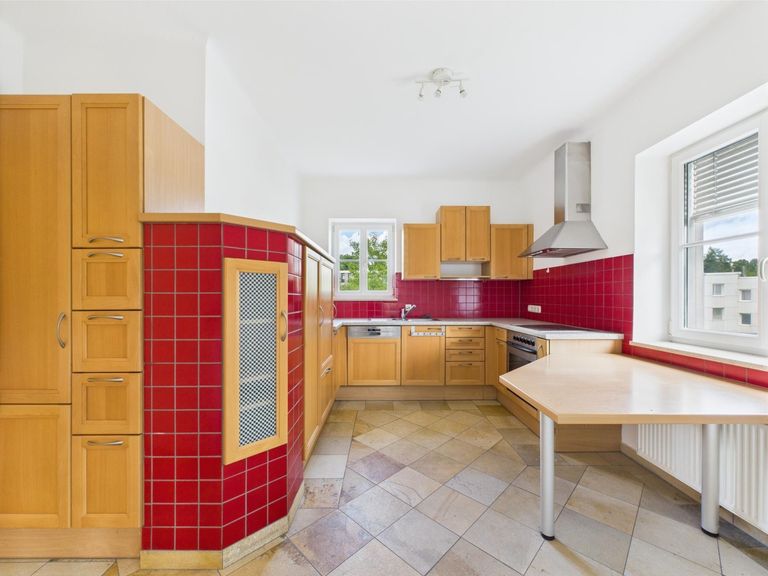 CAM04191G0-PR0037-STILL009