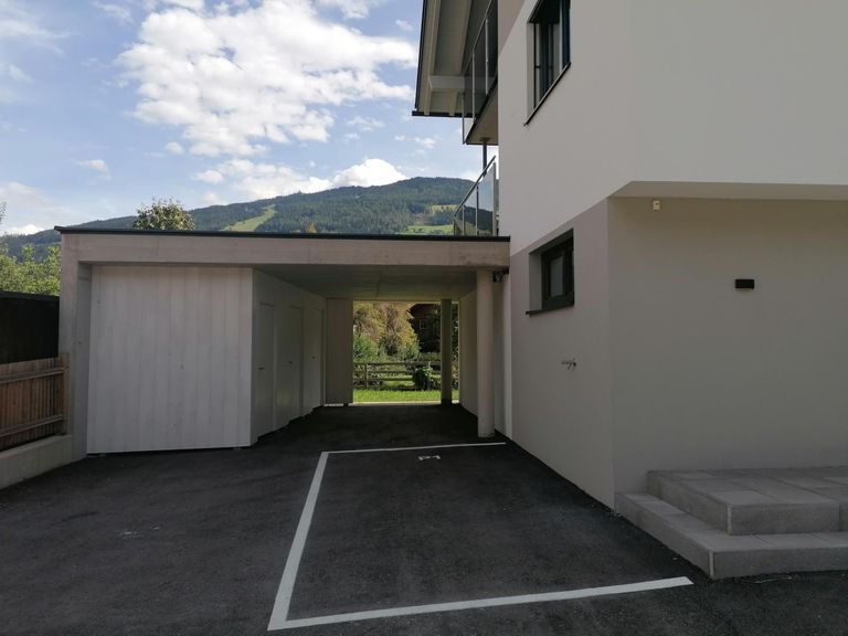 Abstellplätze und KFZ-Abstellplatz