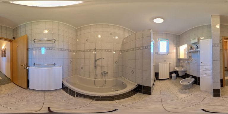 Badezimmer EG