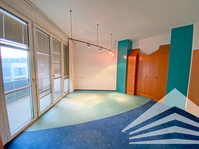 Besprechungsraum mit Balkon