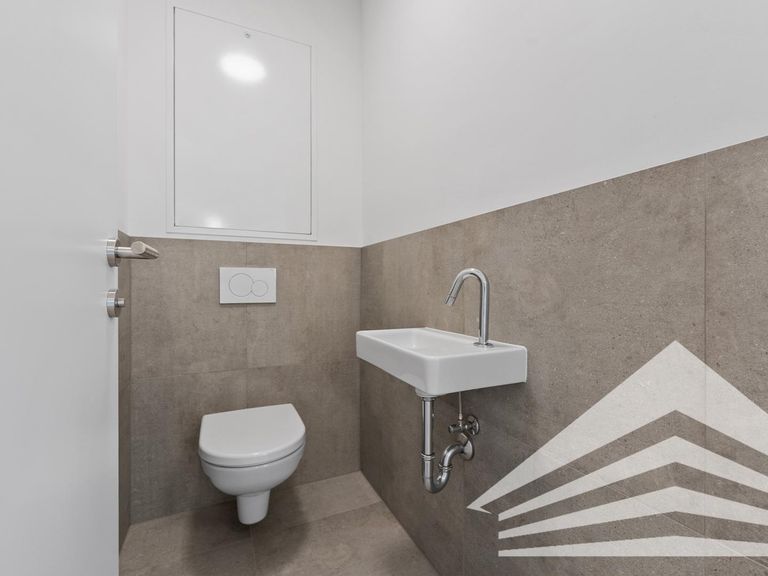 WC mit Handwaschbecken