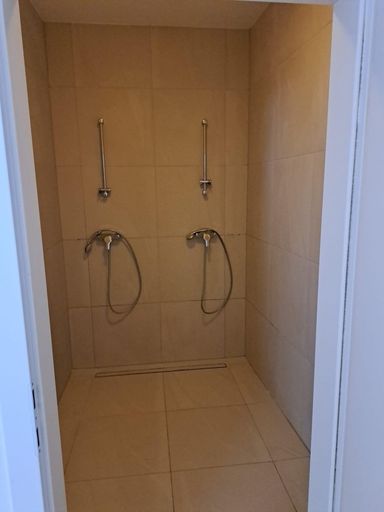 Dusche  beim Büro
