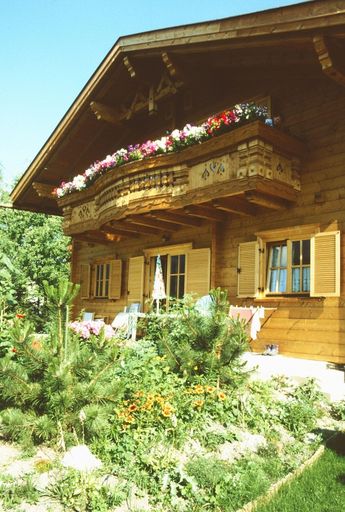 Holzhaus-südansicht