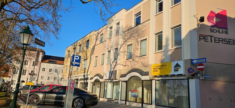 Wohn- und Geschäftshaus