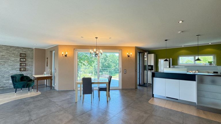 Wohnbereich - noch mit Einrichtung