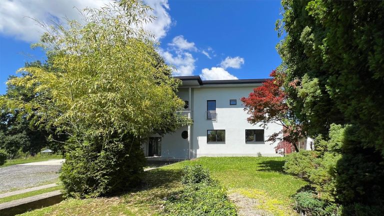 Ansicht des Hauses vom Gartenbereich - Sommerfoto