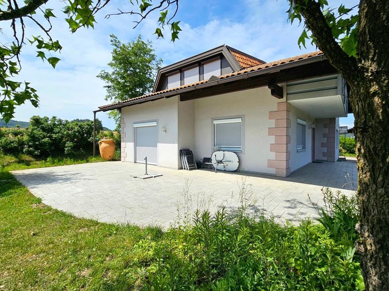 Ansicht Süd/Ost und Terrasse