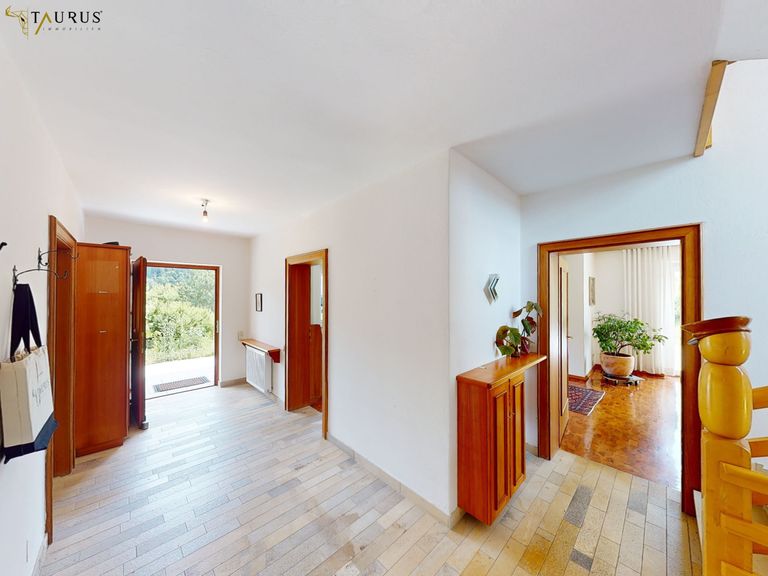 Hauseingangsbereich und Flur